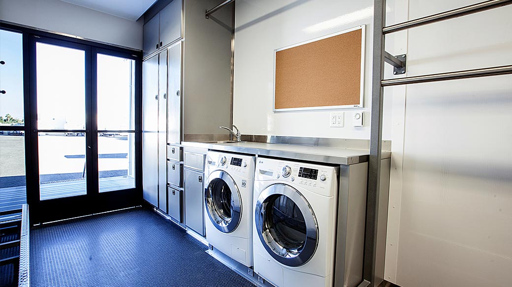53ft Semi Wardrobe with Washer/Dryer Image Wardrobe Interior 1